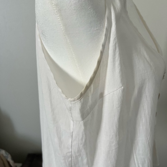 SHEIN | White Button Down V-Neck Ruffle Hem Tank Top - Picture 6 of 9